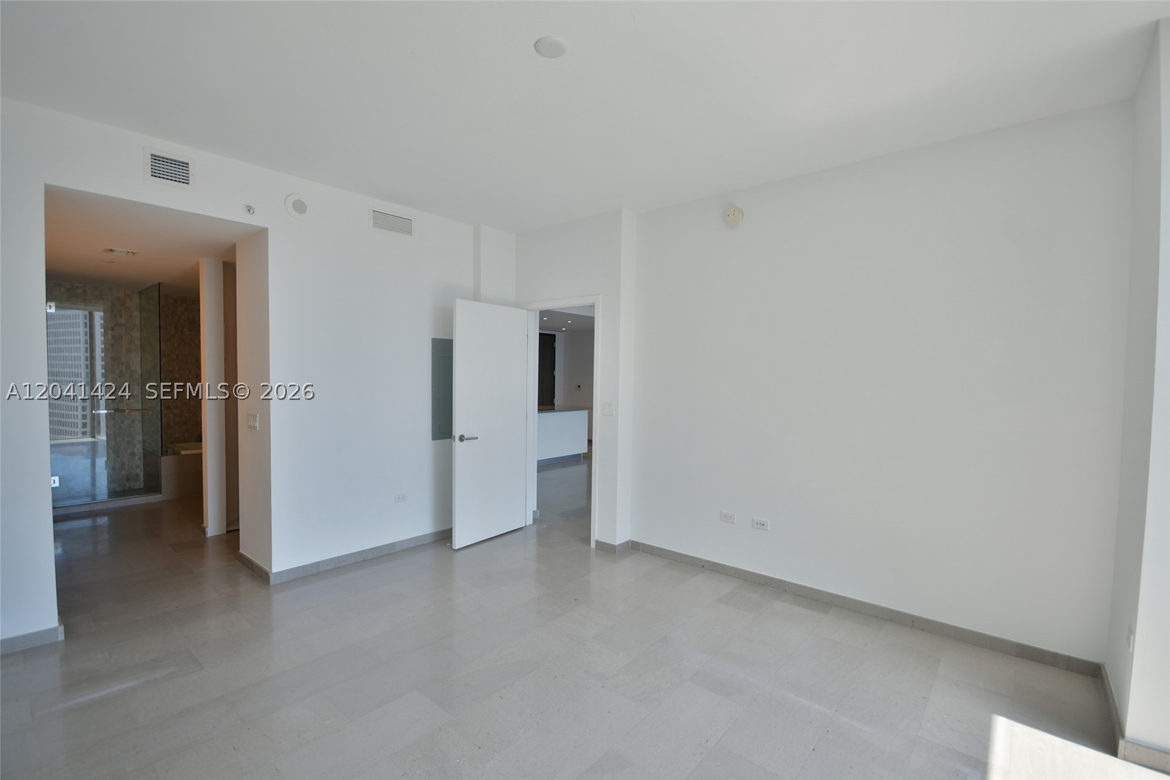 88 SW 7th St #3309, Miami FL 33130