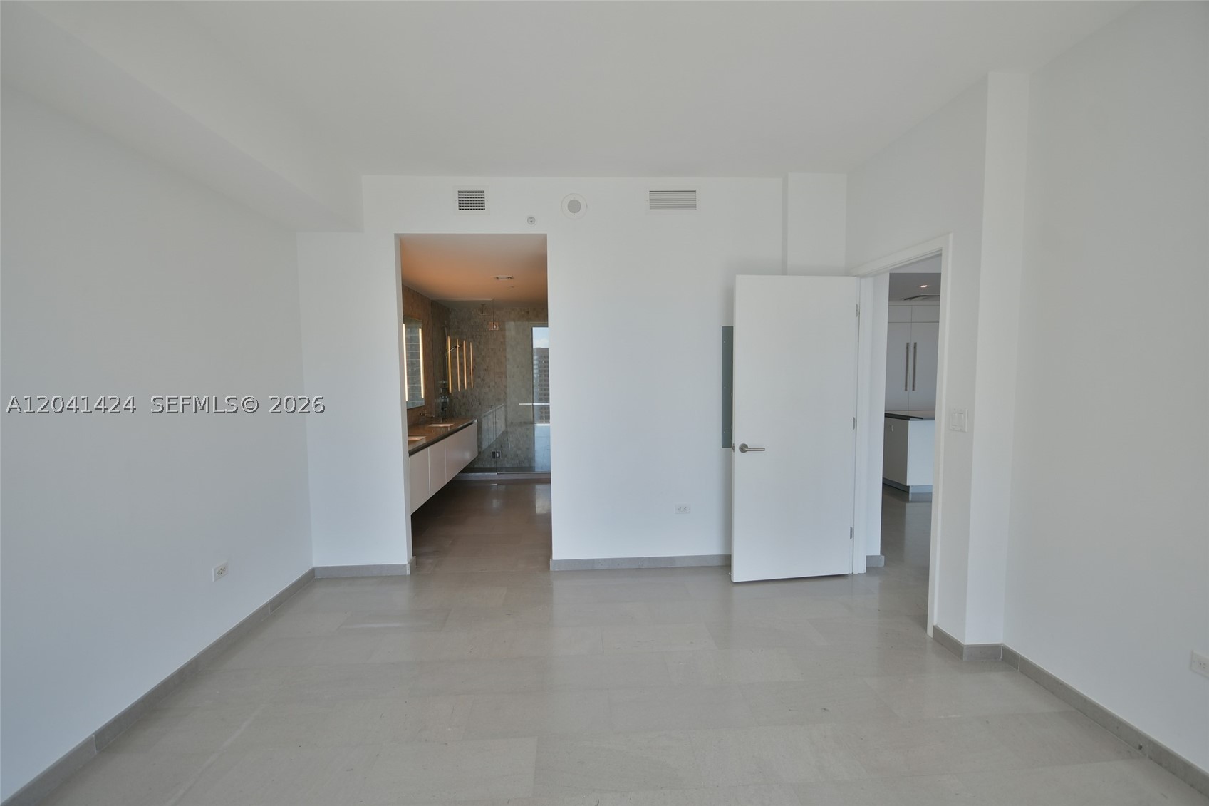 88 SW 7th St #3309, Miami FL 33130