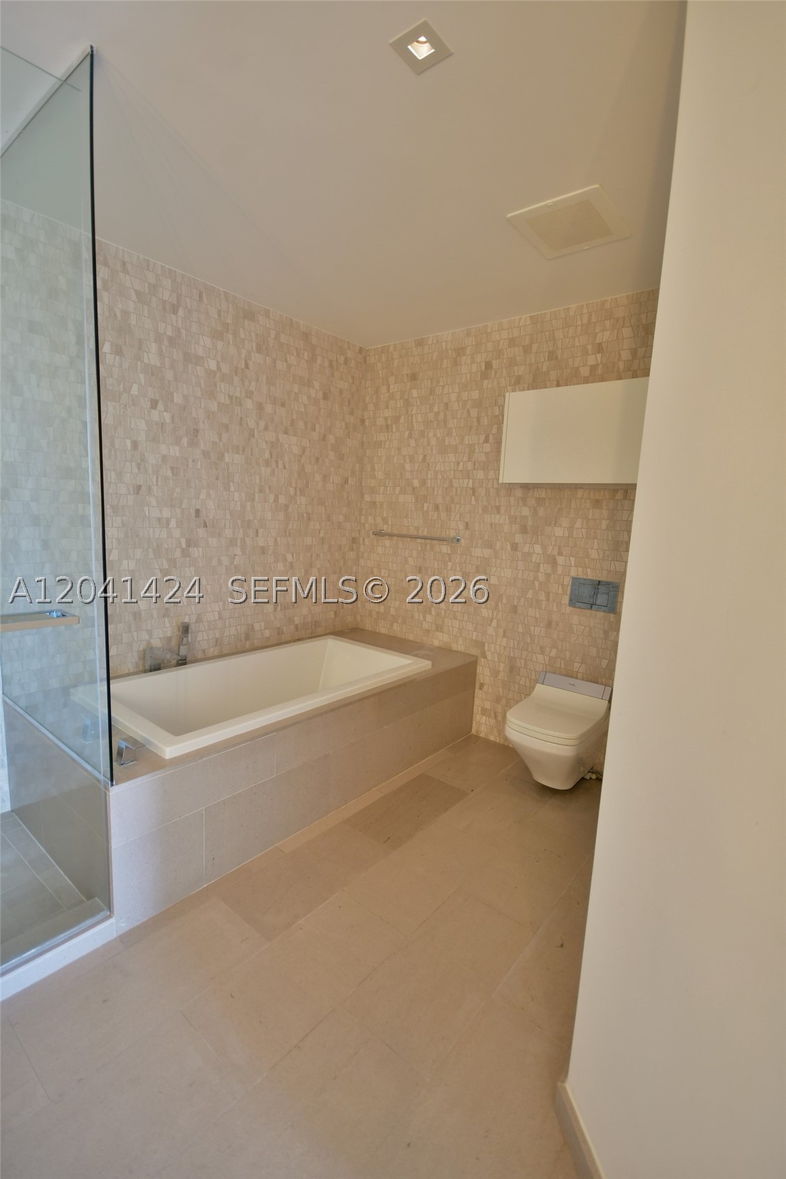 88 SW 7th St #3309, Miami FL 33130