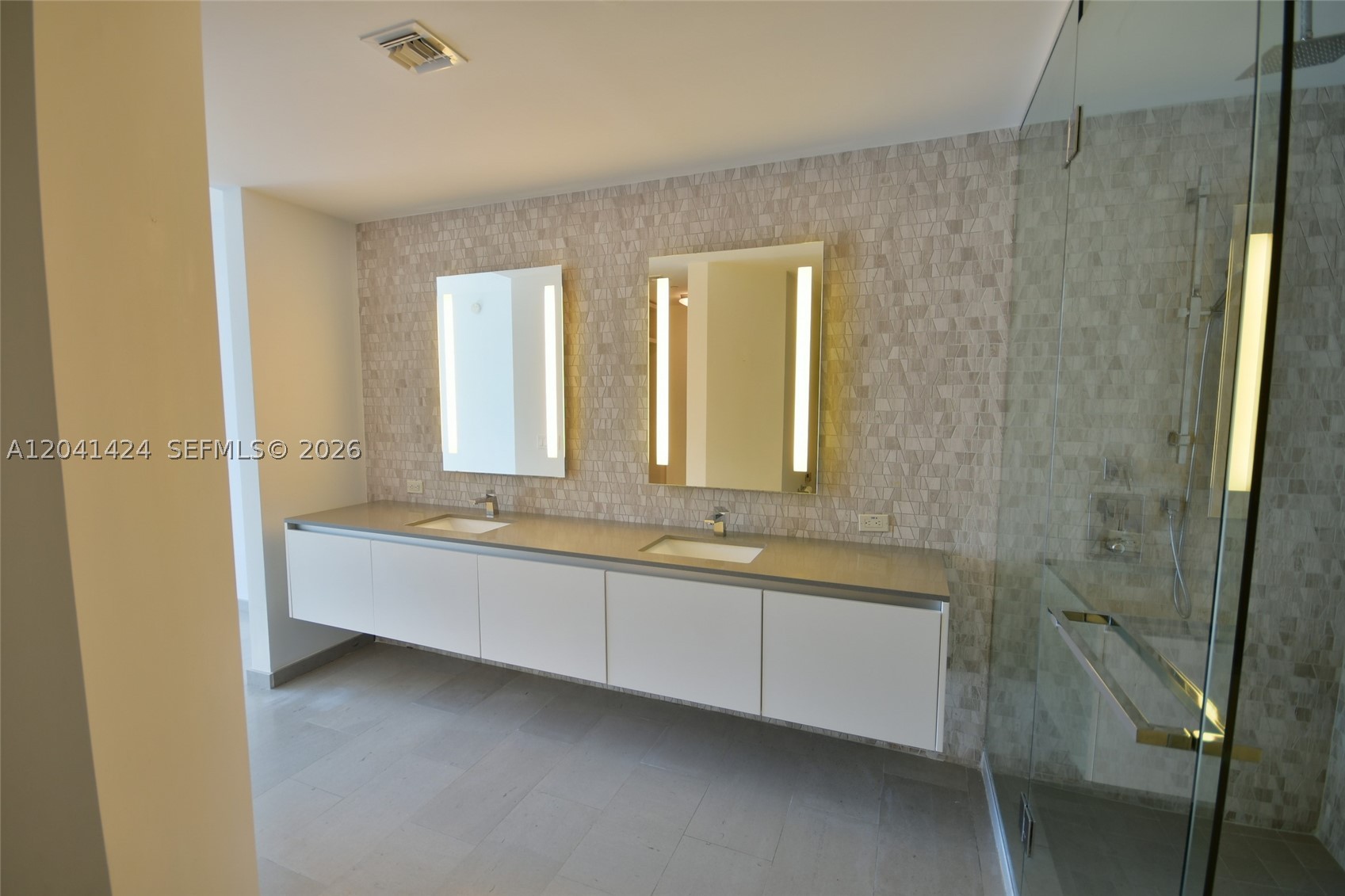 88 SW 7th St #3309, Miami FL 33130