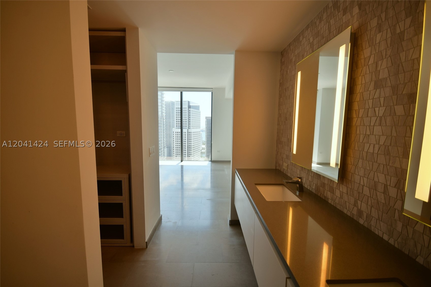 88 SW 7th St #3309, Miami FL 33130