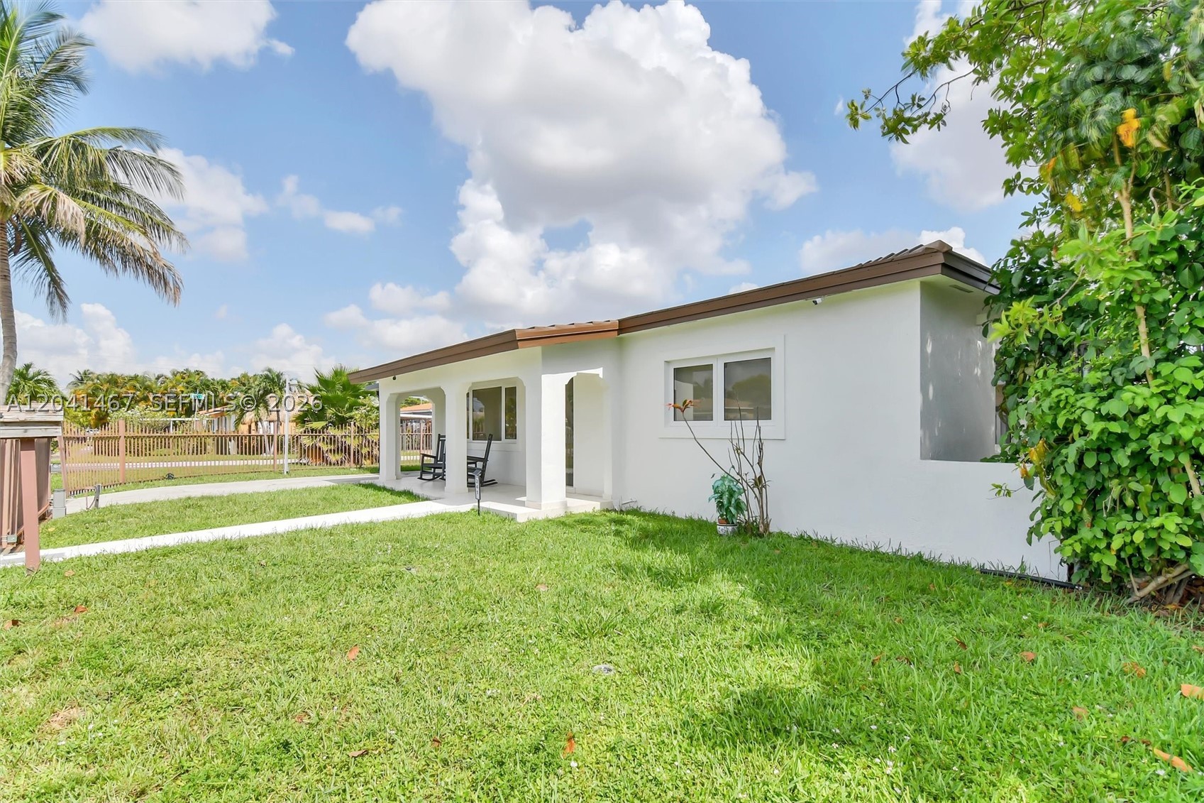 241 W 48th St, Hialeah FL 33012