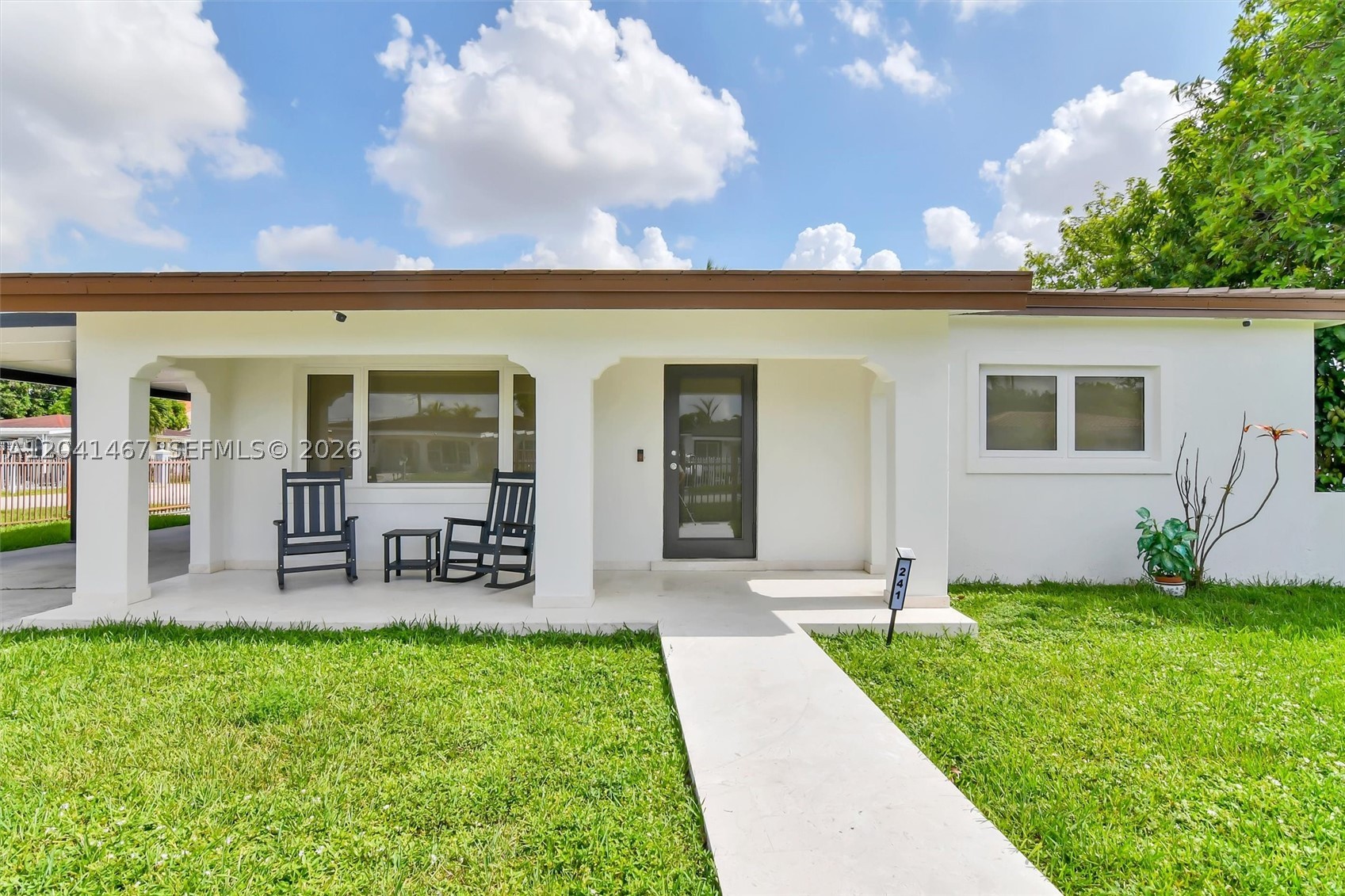 241 W 48th St, Hialeah FL 33012