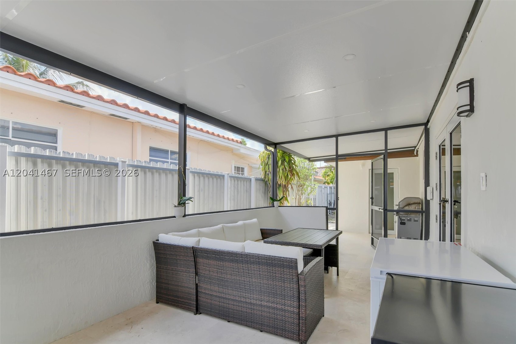 241 W 48th St, Hialeah FL 33012