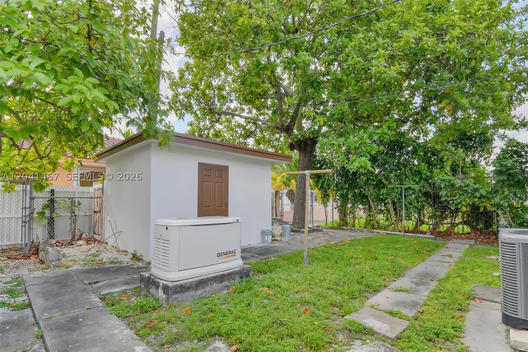 241 W 48th St, Hialeah FL 33012