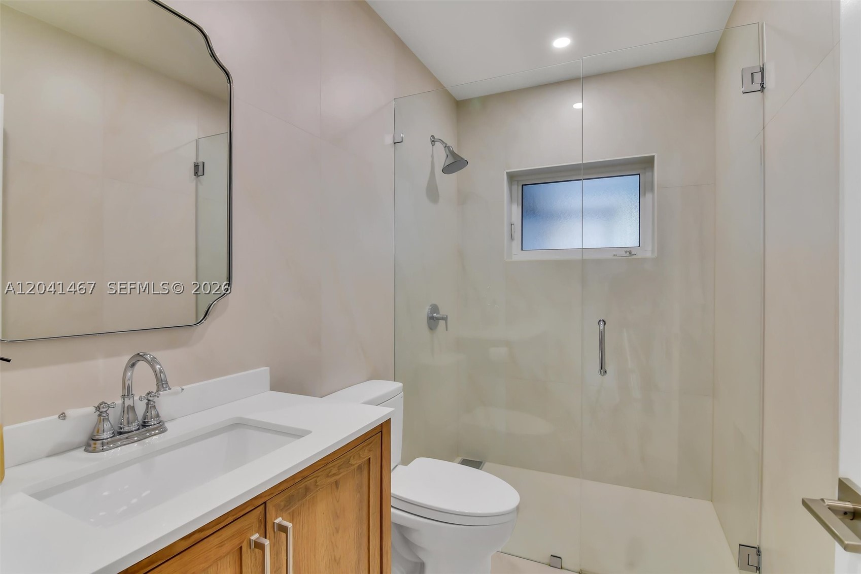 241 W 48th St, Hialeah FL 33012