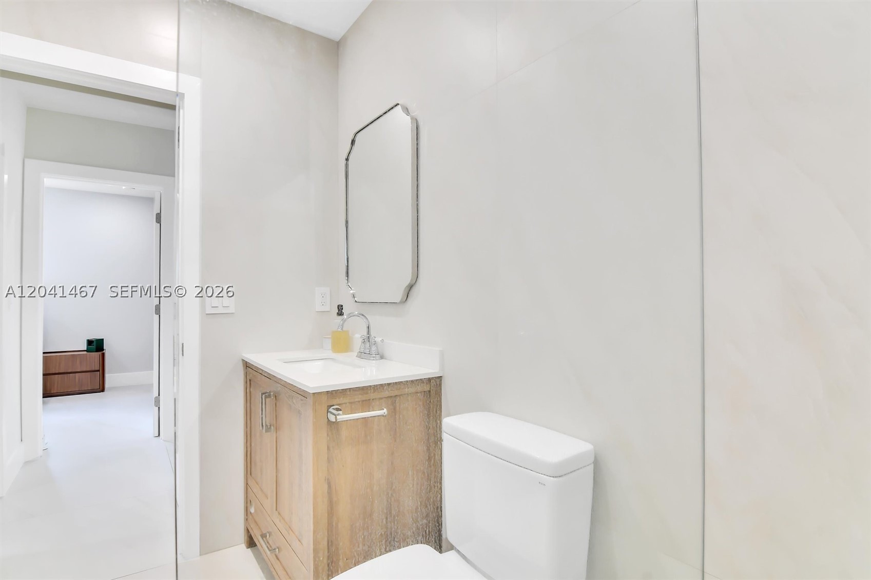 241 W 48th St, Hialeah FL 33012