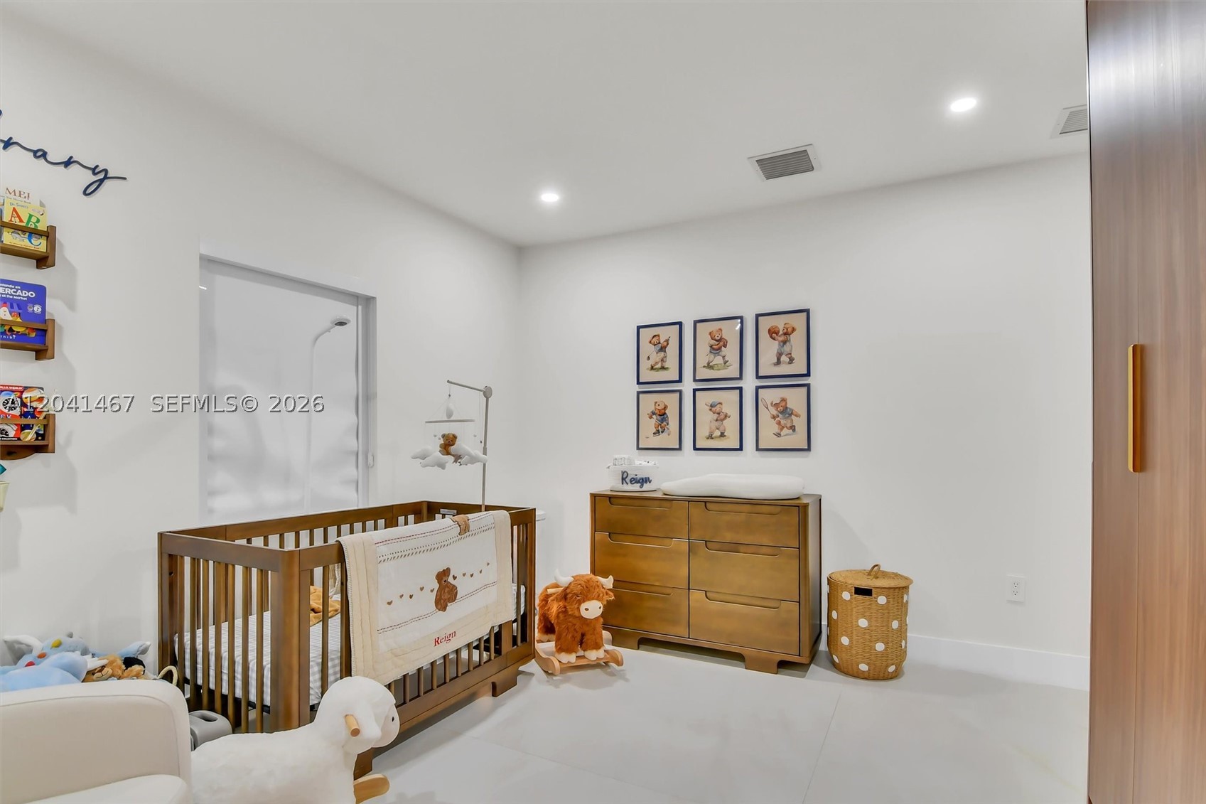 241 W 48th St, Hialeah FL 33012