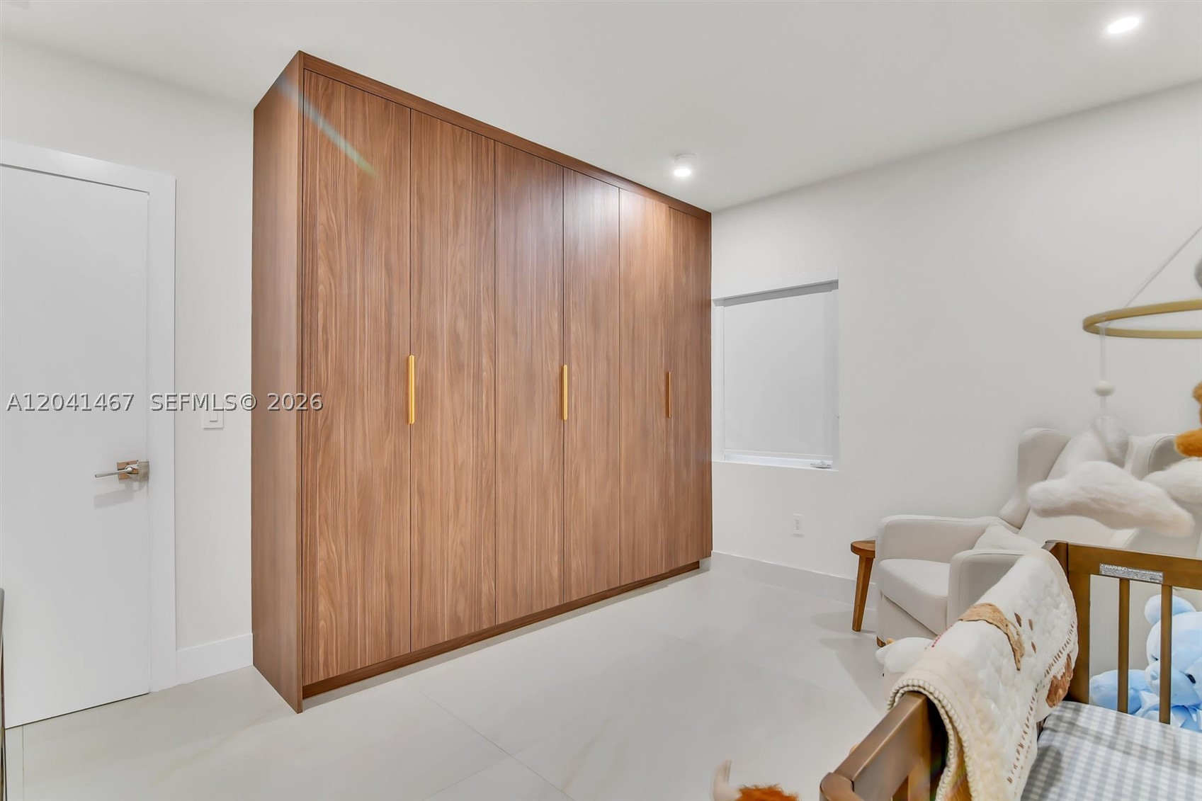 241 W 48th St, Hialeah FL 33012