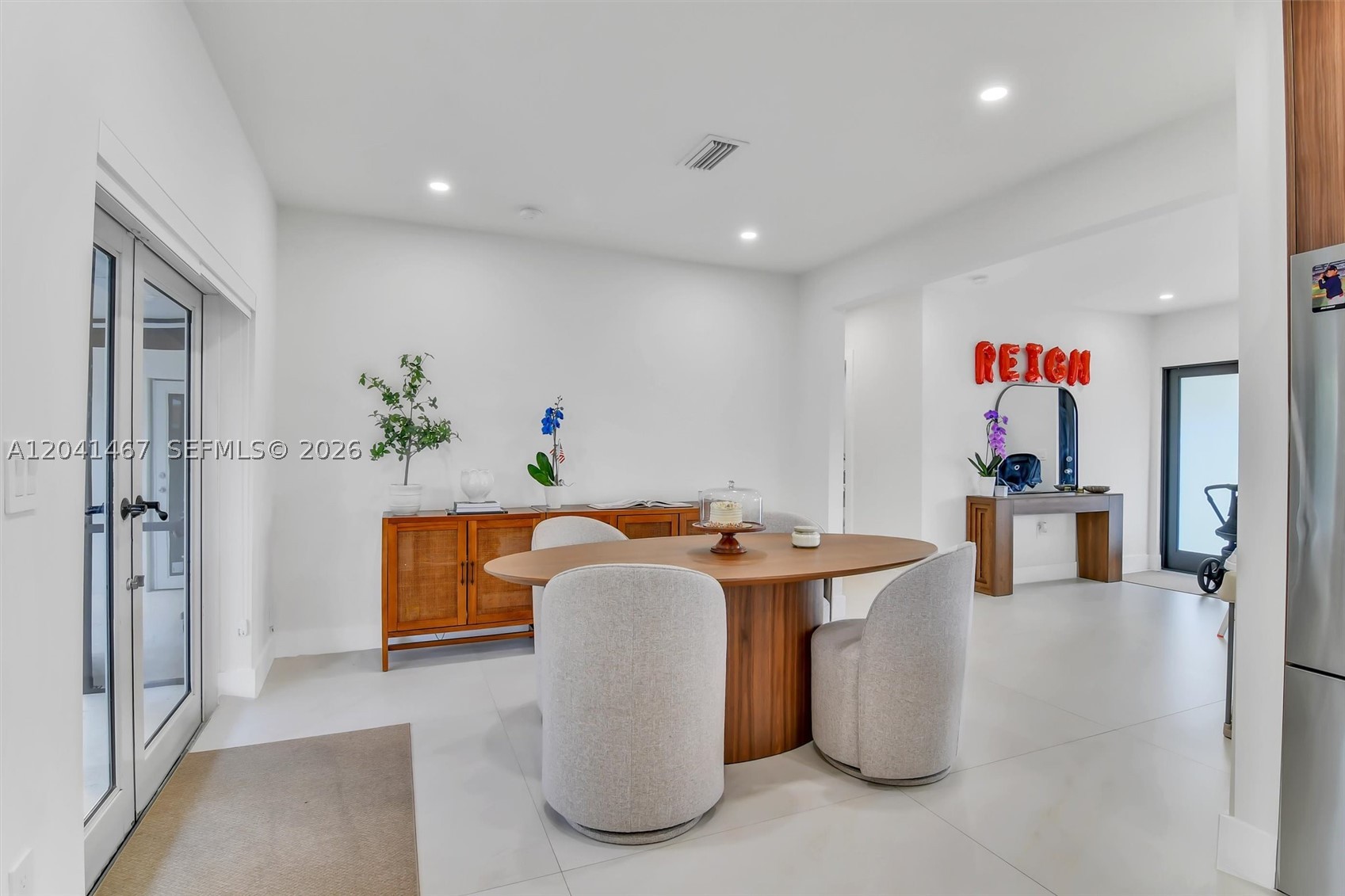 241 W 48th St, Hialeah FL 33012