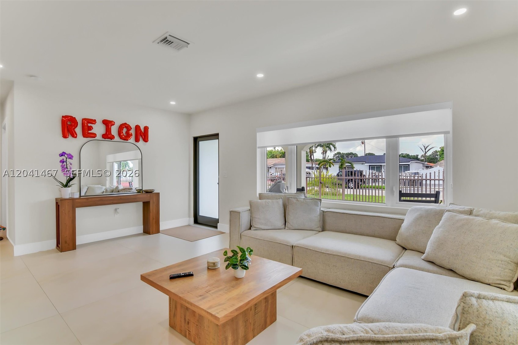 241 W 48th St, Hialeah FL 33012