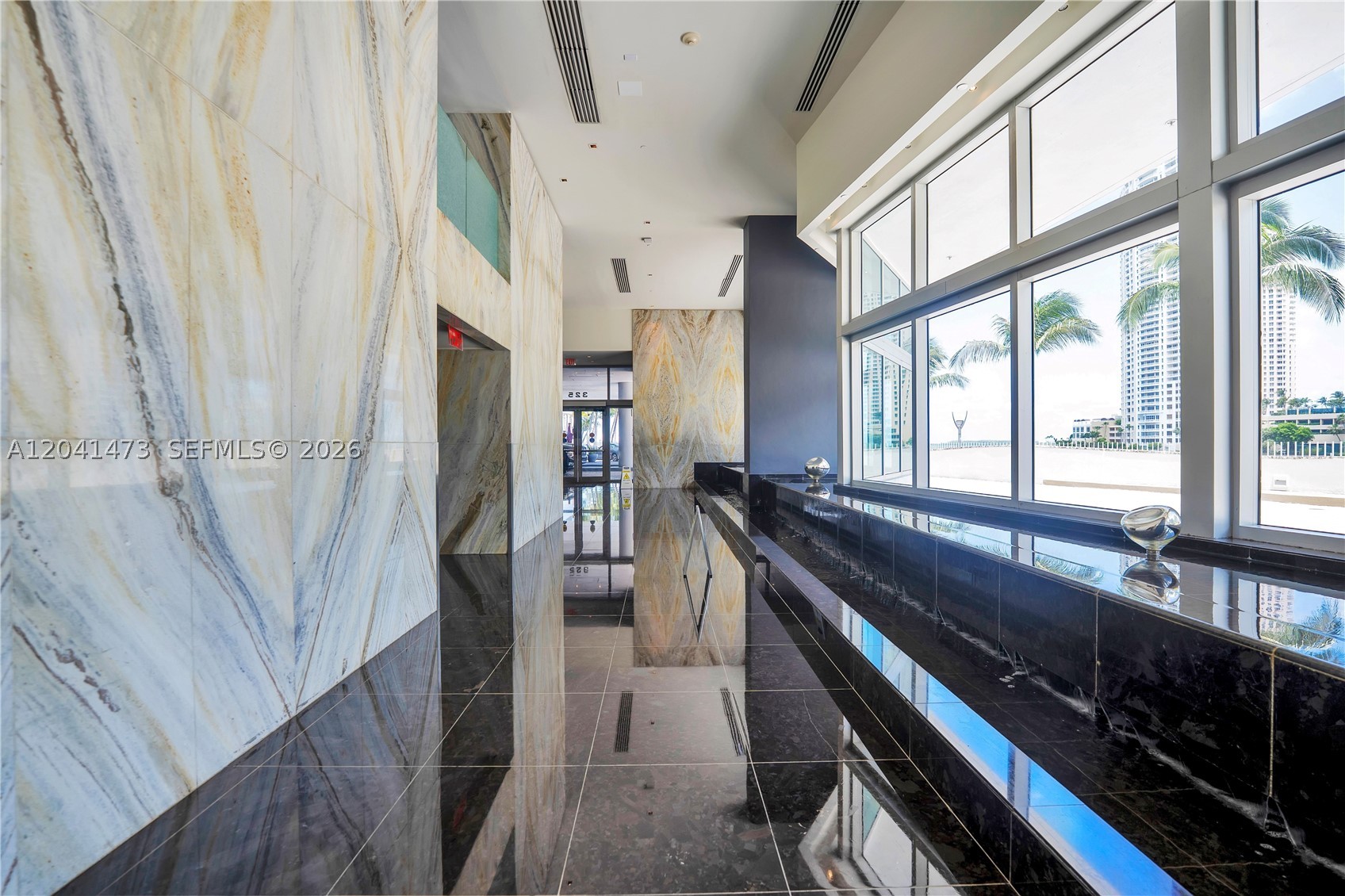 325 S Biscayne Blvd #3921, Miami FL 33131