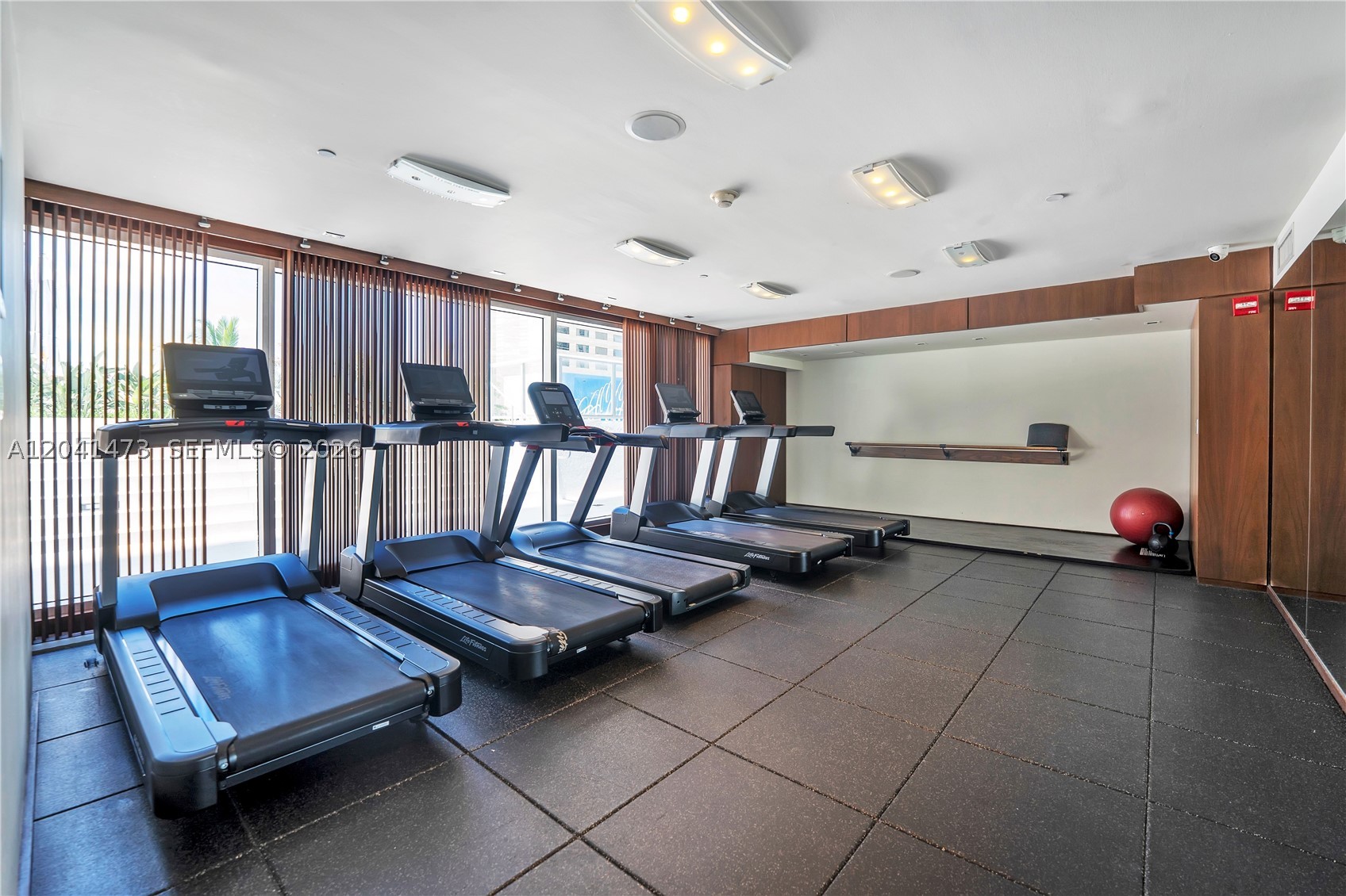 325 S Biscayne Blvd #3921, Miami FL 33131