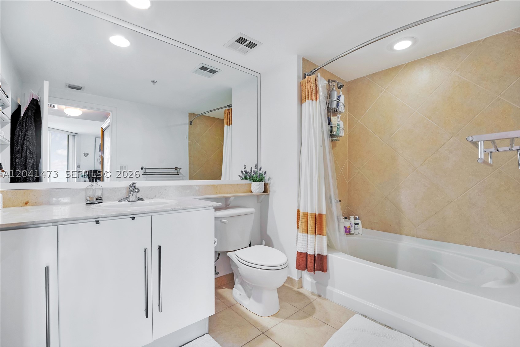 325 S Biscayne Blvd #3921, Miami FL 33131