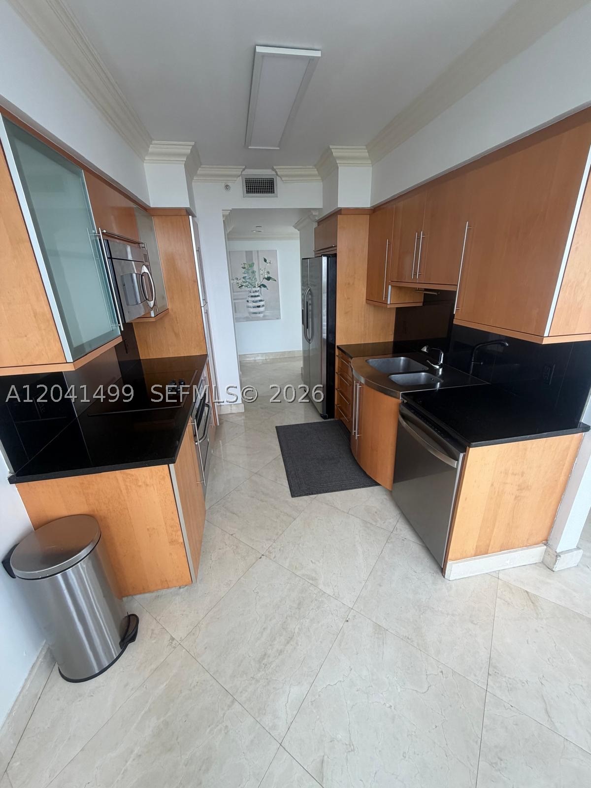 6365 Collins Ave #1707, Miami Beach FL 33141