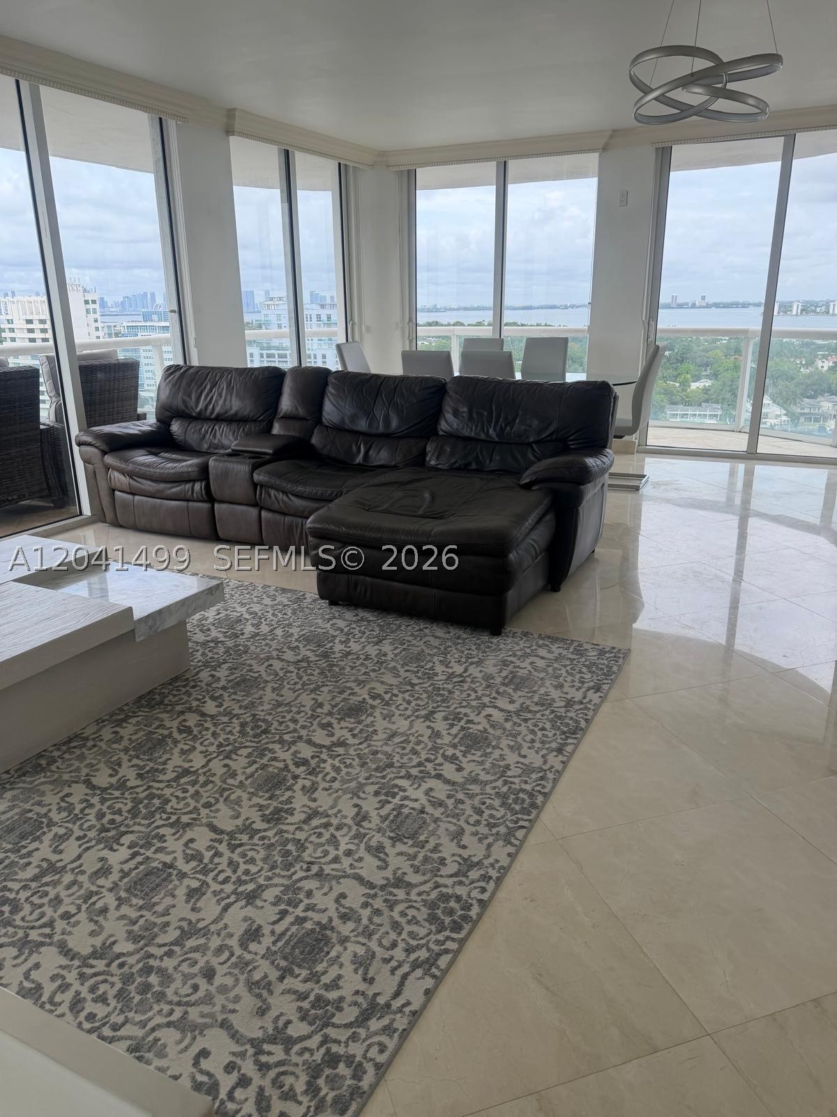 6365 Collins Ave #1707, Miami Beach FL 33141