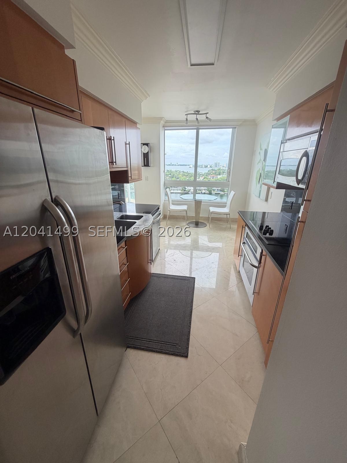 6365 Collins Ave #1707, Miami Beach FL 33141