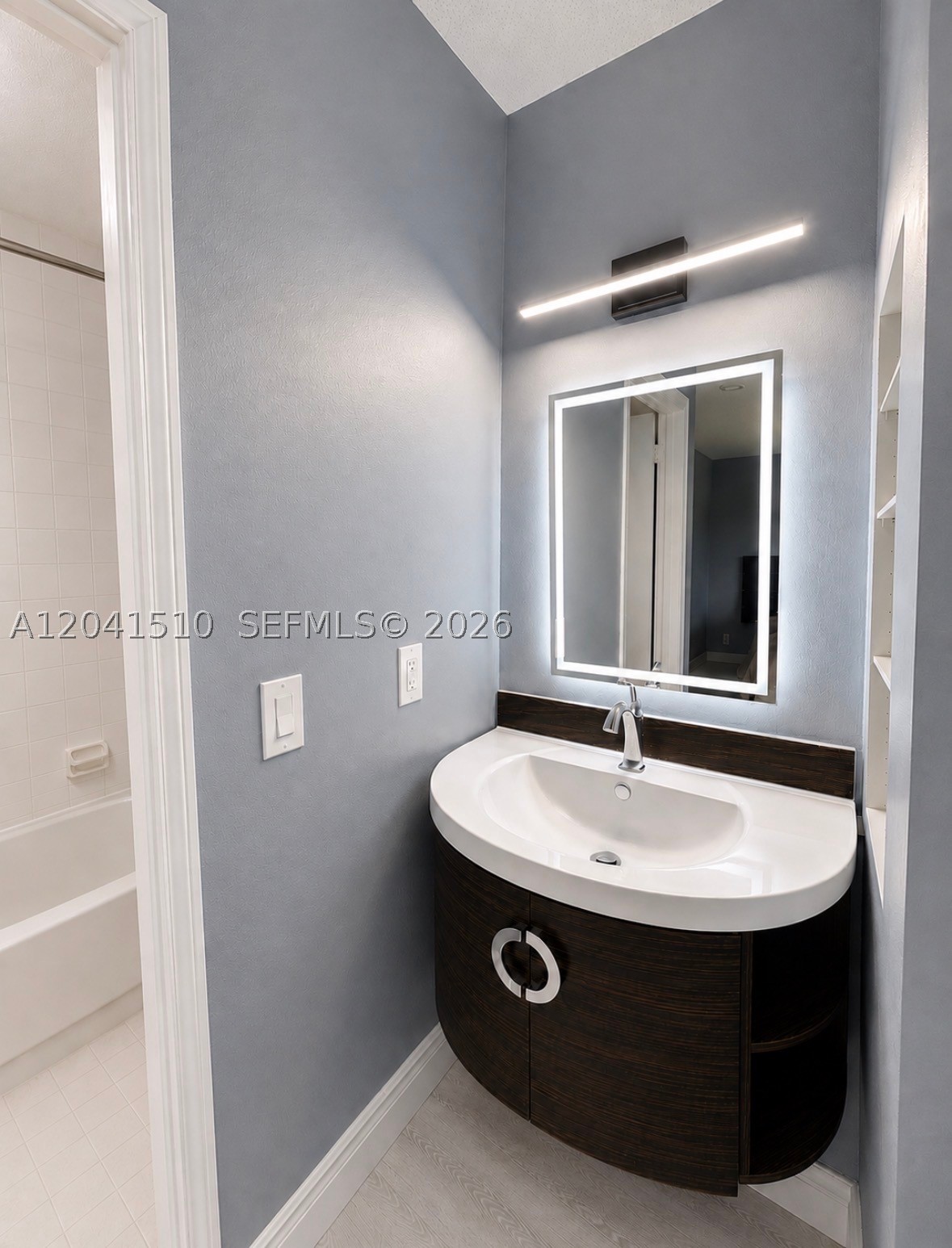 Miami FL 33179 - A12041510