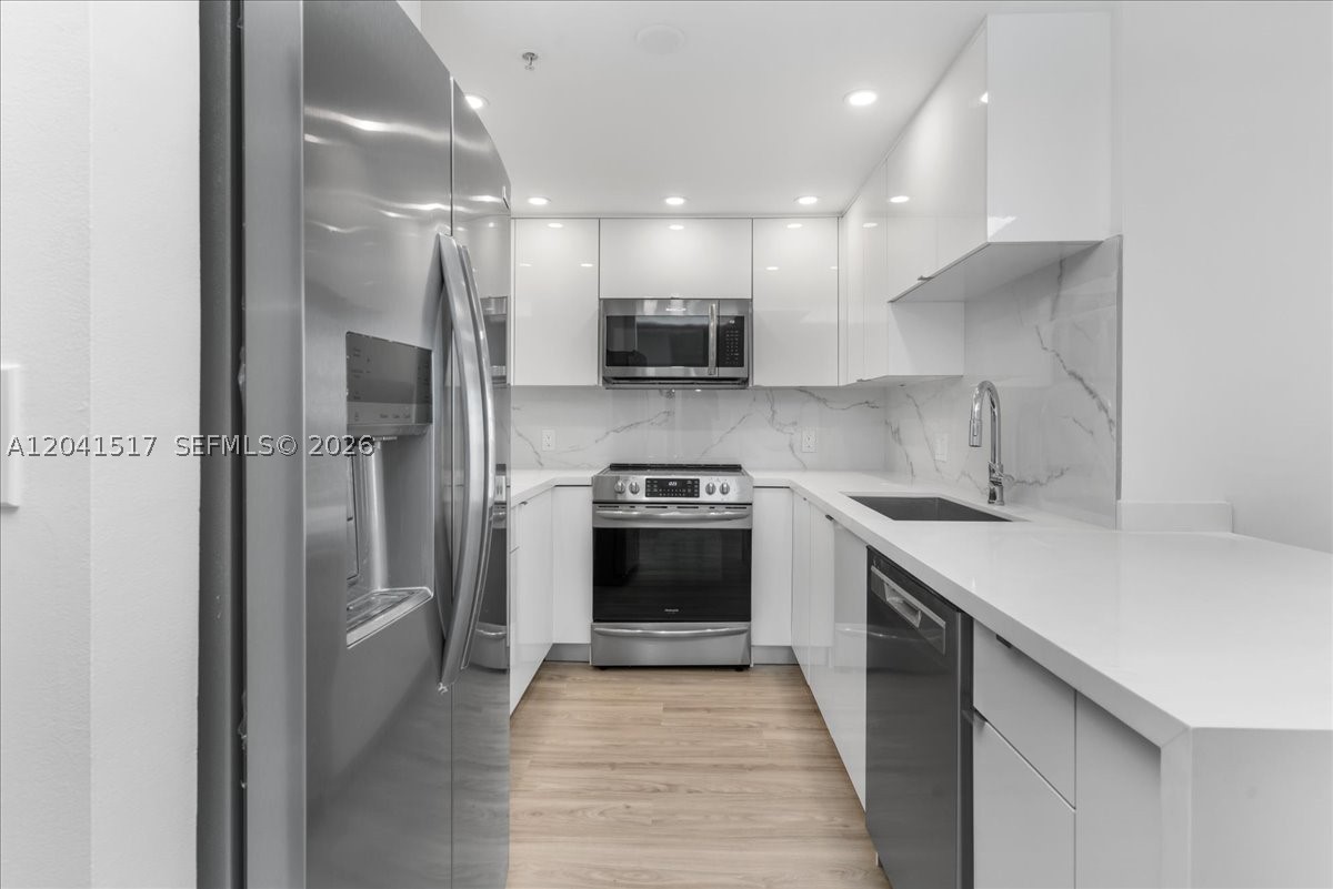 185 SE 14th Ter #2307, Miami FL 33131