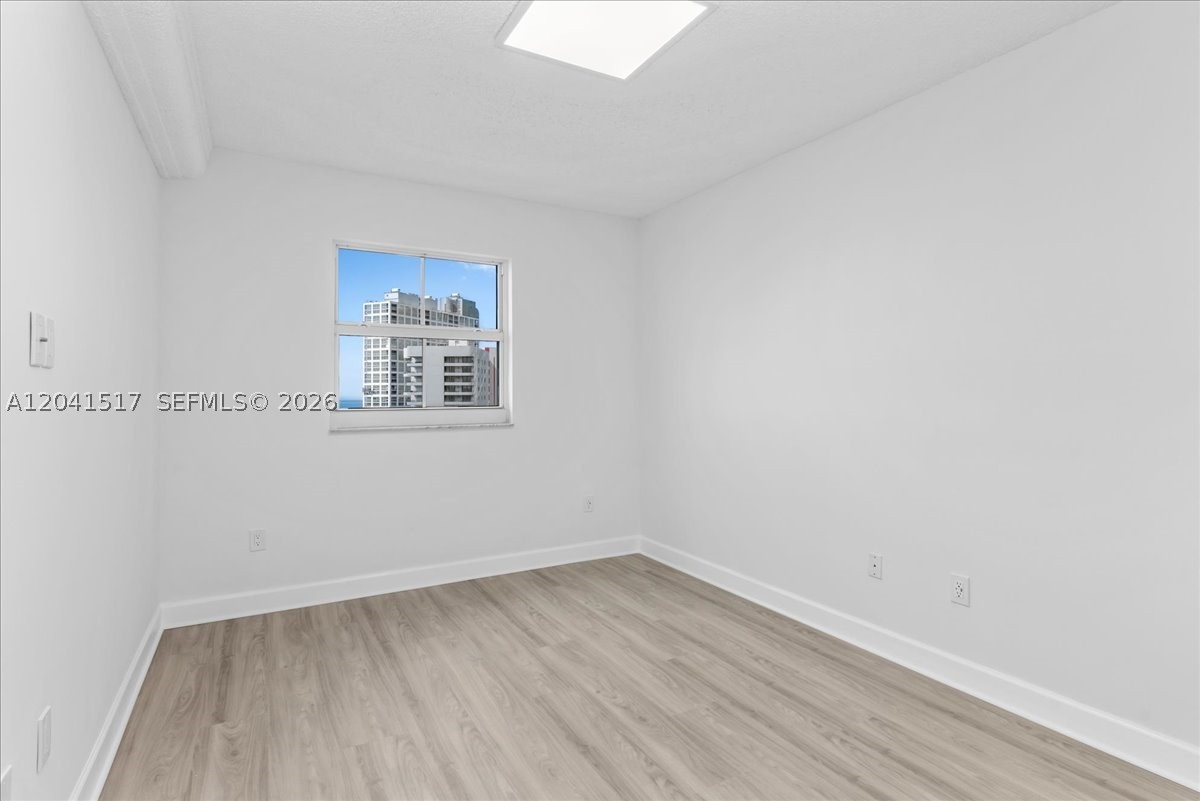 185 SE 14th Ter #2307, Miami FL 33131