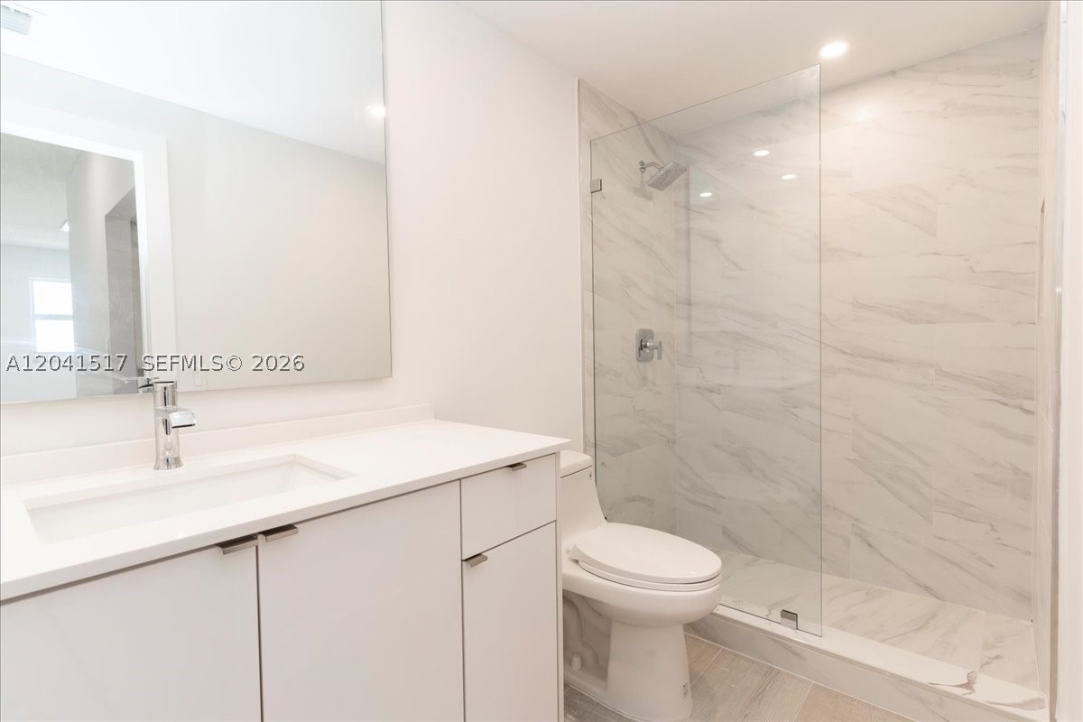 185 SE 14th Ter #2307, Miami FL 33131