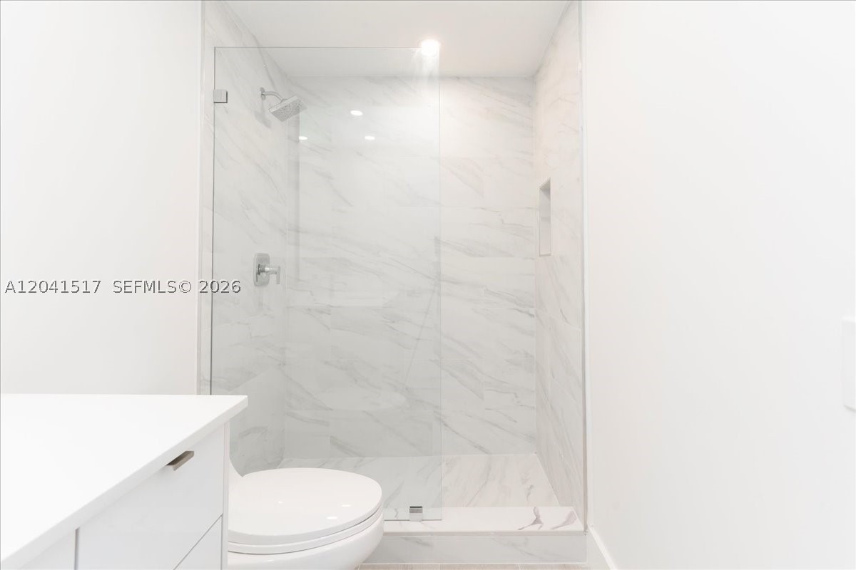 185 SE 14th Ter #2307, Miami FL 33131
