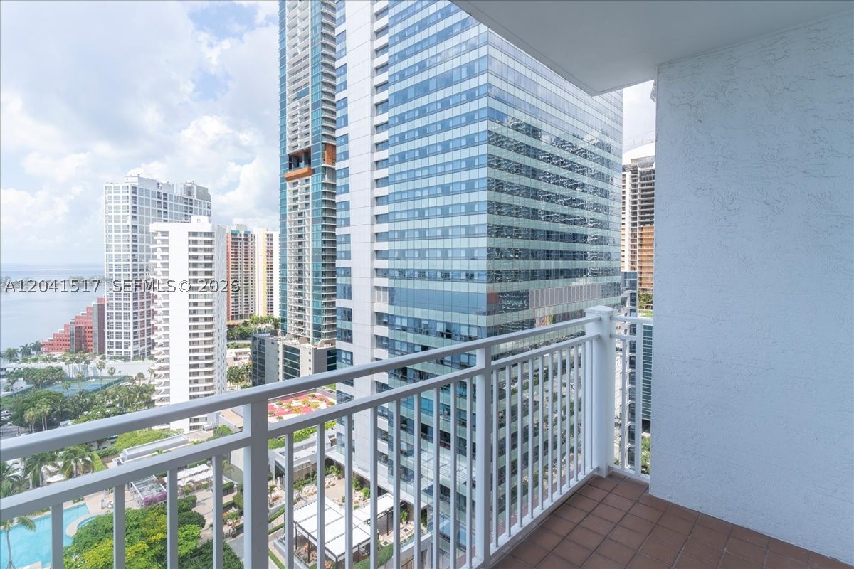 185 SE 14th Ter #2307, Miami FL 33131