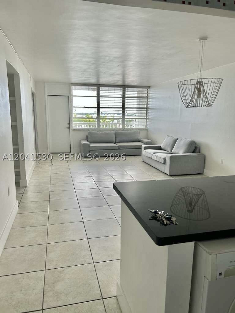 2016 Bay Dr #602, Miami Beach FL 33141