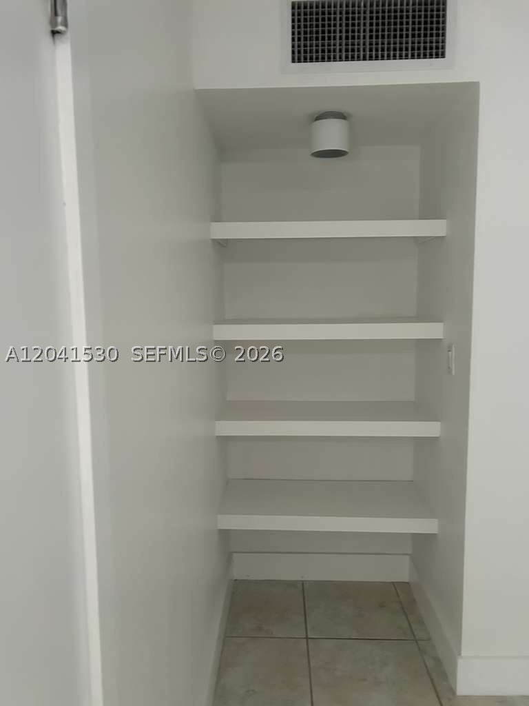2016 Bay Dr #602, Miami Beach FL 33141