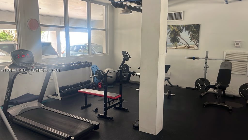 2016 Bay Dr #602, Miami Beach FL 33141