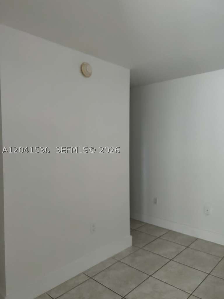 2016 Bay Dr #602, Miami Beach FL 33141