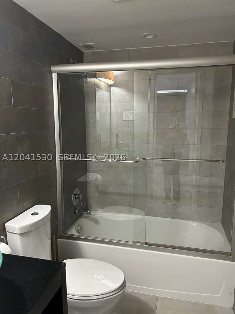 2016 Bay Dr #602, Miami Beach FL 33141