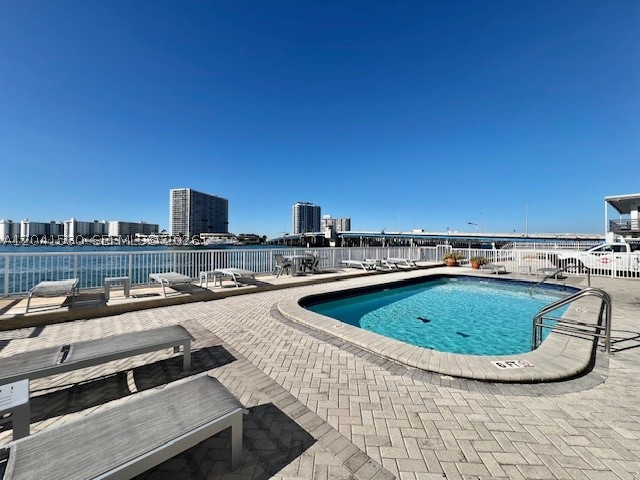 2016 Bay Dr #602, Miami Beach FL 33141