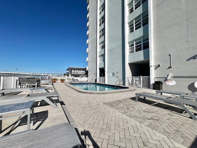 2016 Bay Dr #602, Miami Beach FL 33141