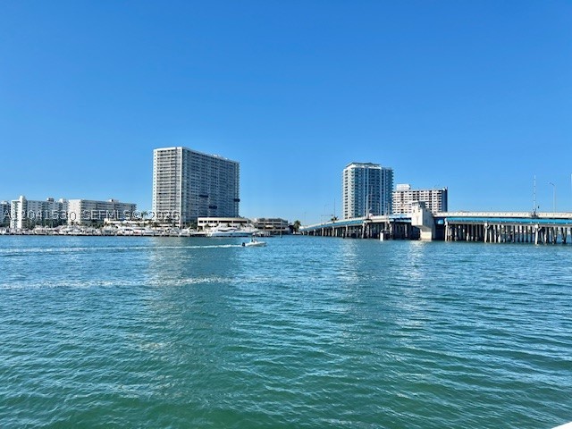 2016 Bay Dr #602, Miami Beach FL 33141