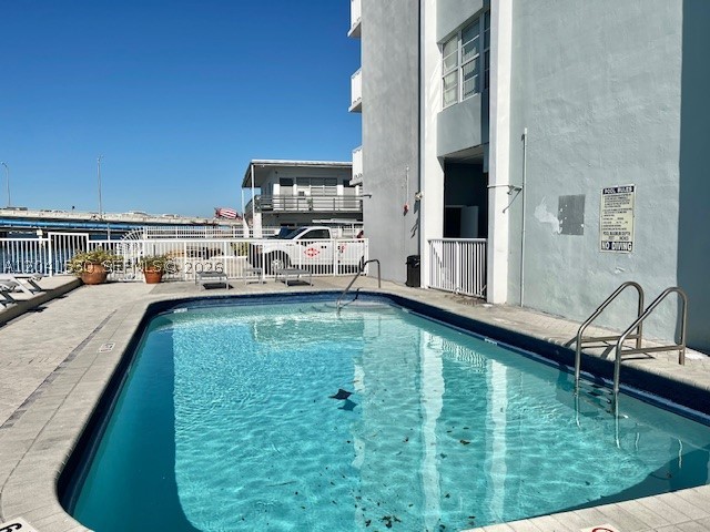 2016 Bay Dr #602, Miami Beach FL 33141