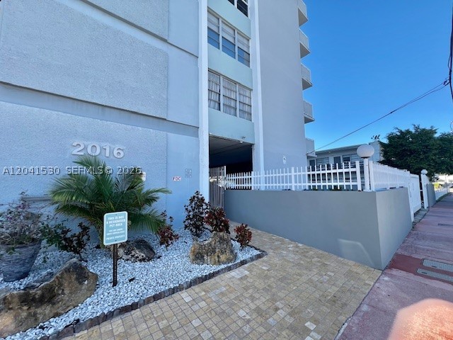 2016 Bay Dr #602, Miami Beach FL 33141