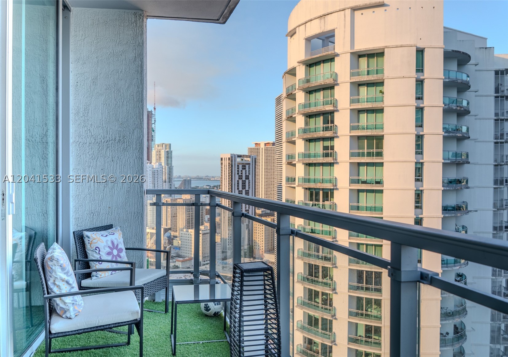 90 SW 3rd St #3703, Miami FL 33130