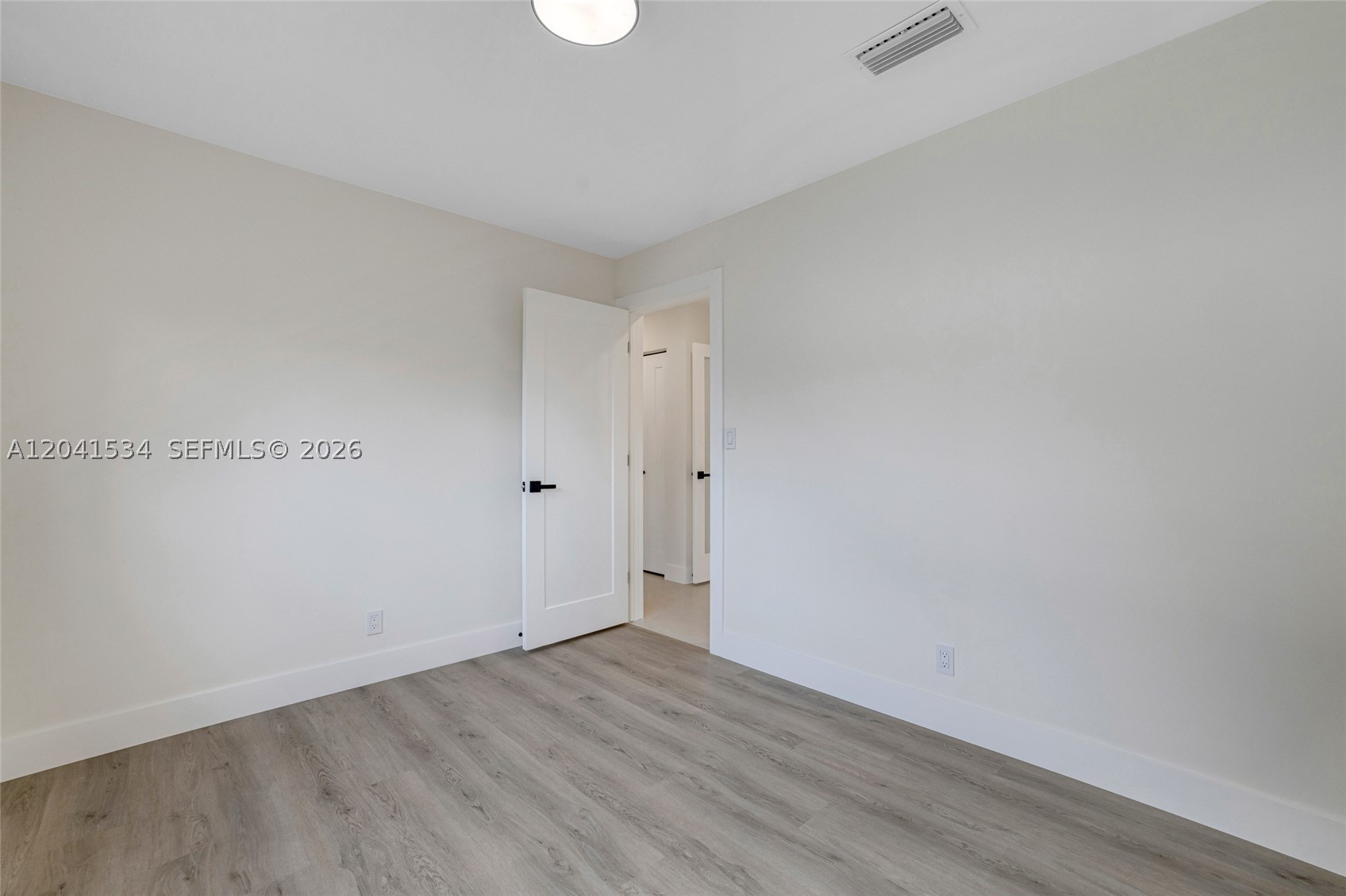 5718 NE 15th Ave, Fort Lauderdale FL 33334