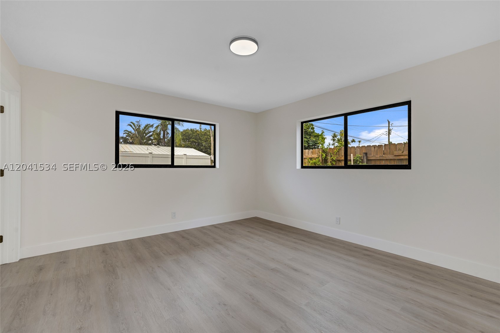 5718 NE 15th Ave, Fort Lauderdale FL 33334