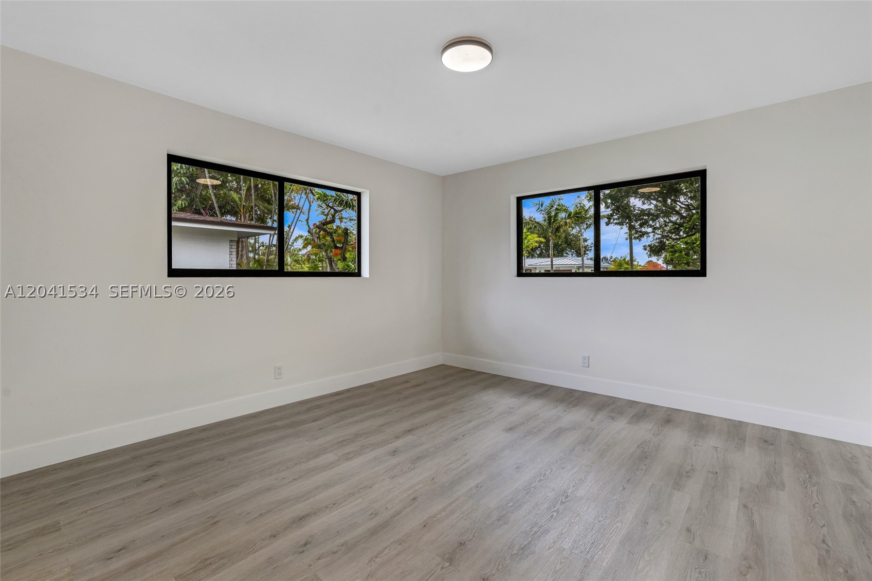5718 NE 15th Ave, Fort Lauderdale FL 33334