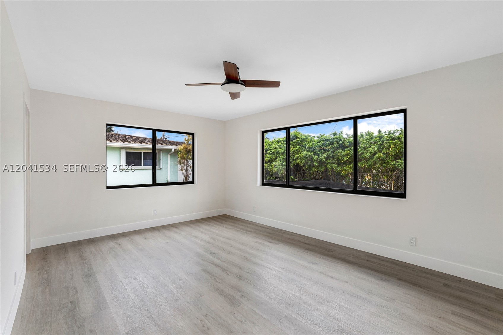5718 NE 15th Ave, Fort Lauderdale FL 33334