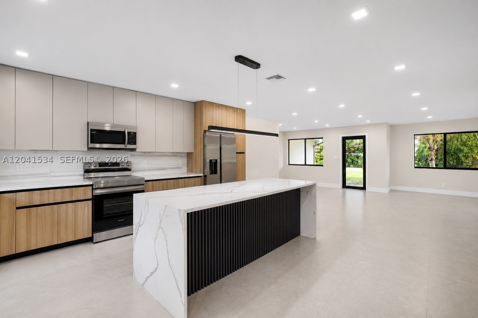 5718 NE 15th Ave, Fort Lauderdale FL 33334