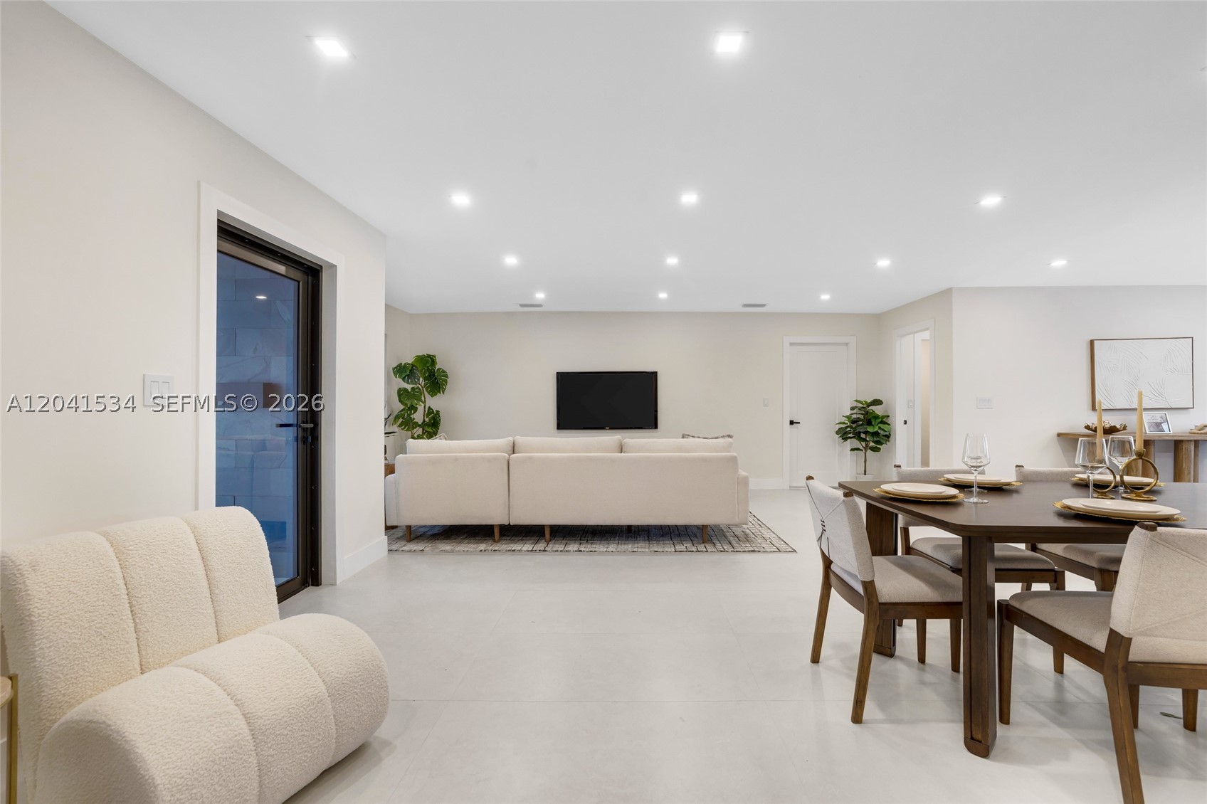 5718 NE 15th Ave, Fort Lauderdale FL 33334