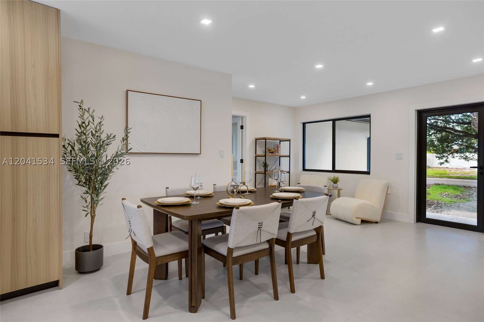5718 NE 15th Ave, Fort Lauderdale FL 33334