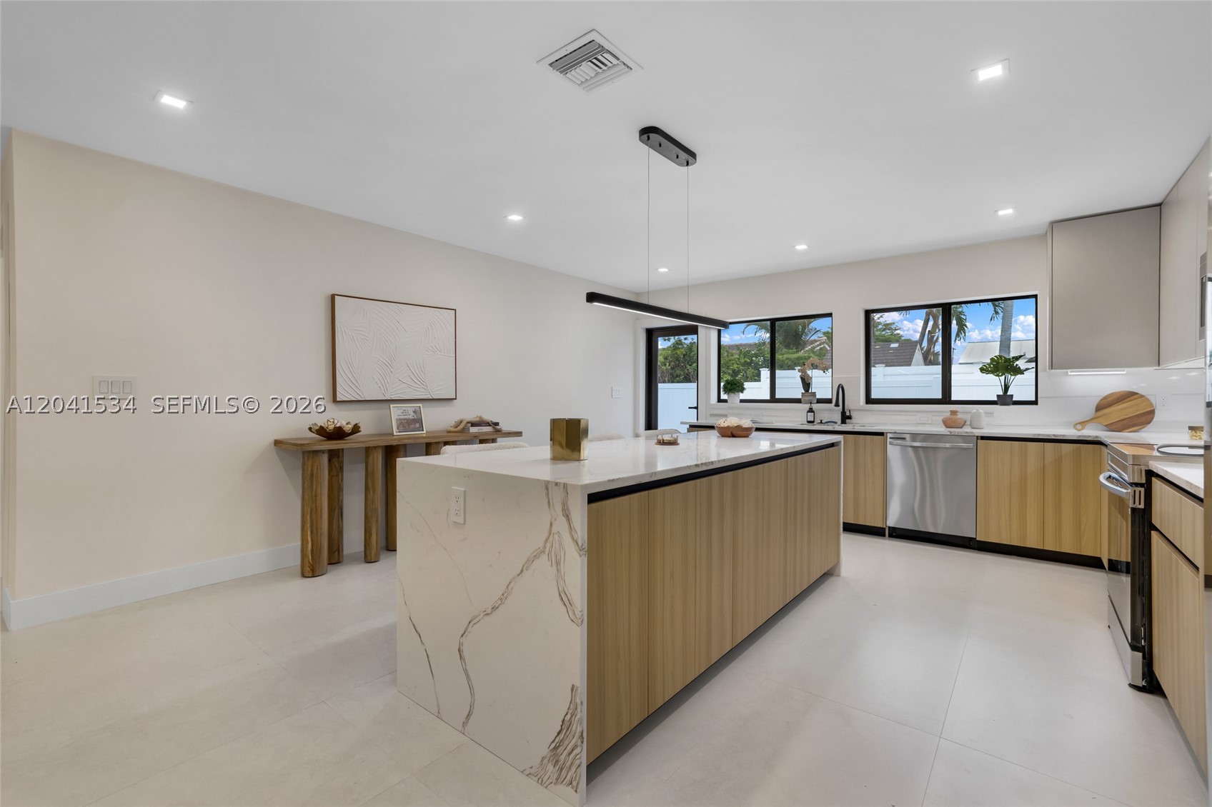 5718 NE 15th Ave, Fort Lauderdale FL 33334