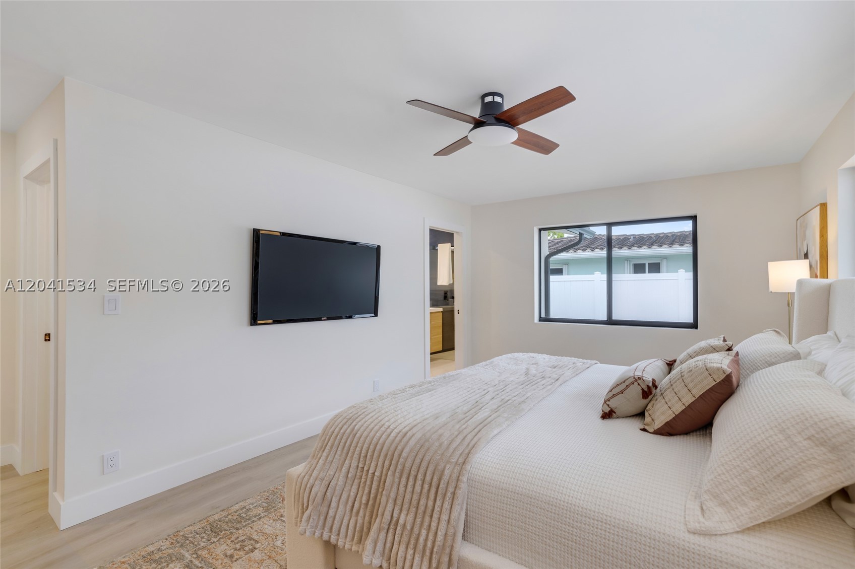 5718 NE 15th Ave, Fort Lauderdale FL 33334
