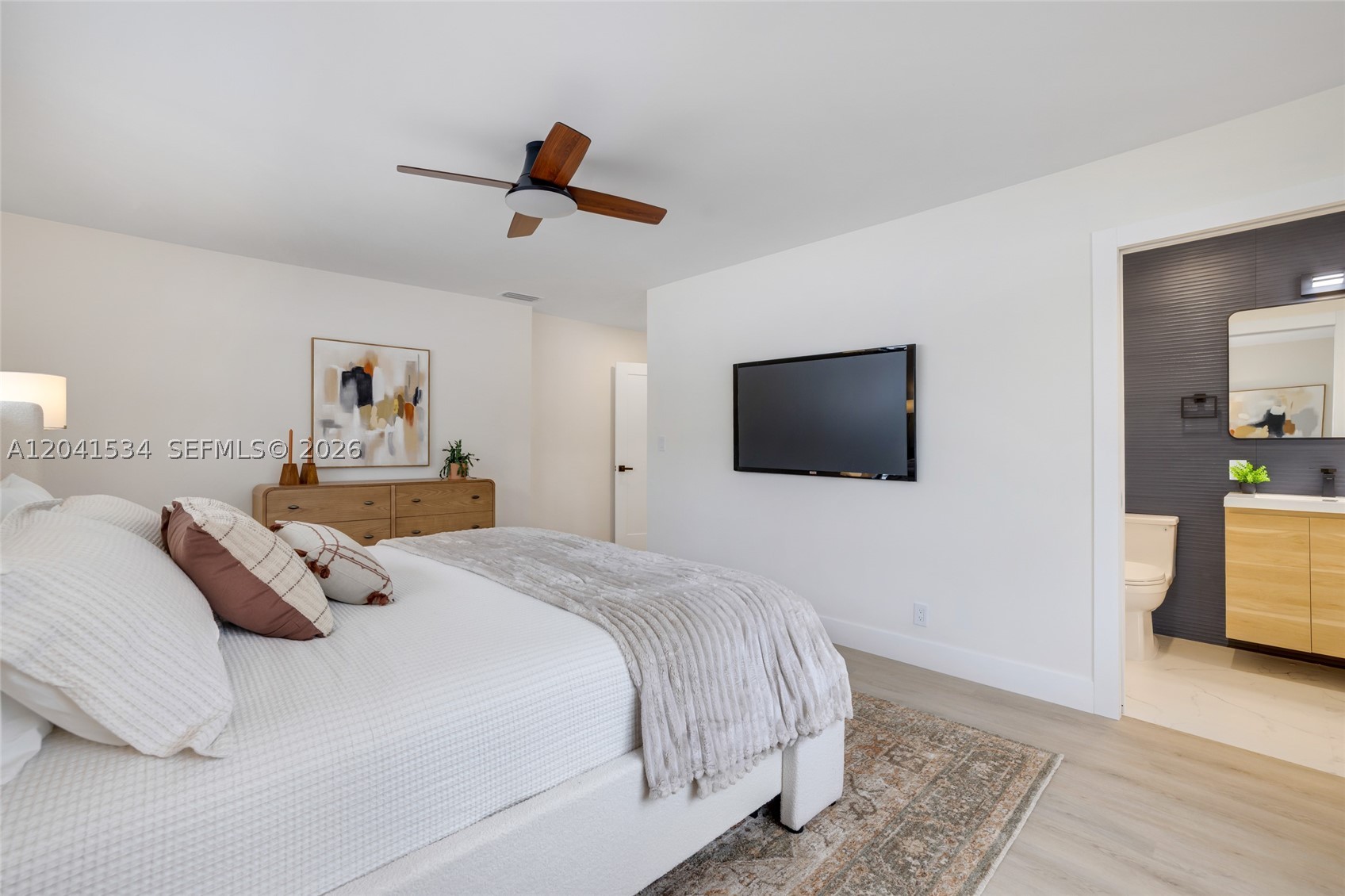 5718 NE 15th Ave, Fort Lauderdale FL 33334