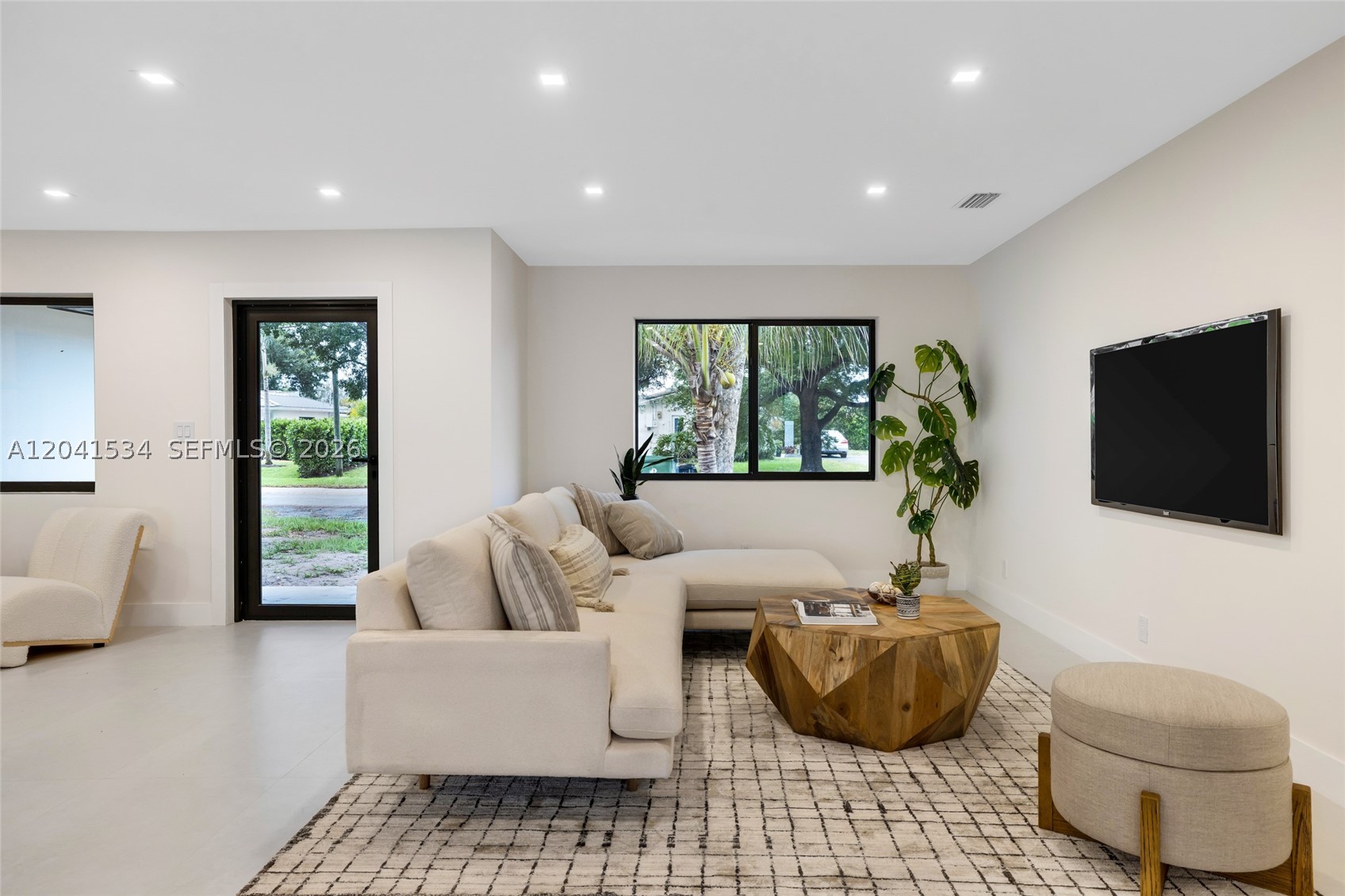 5718 NE 15th Ave, Fort Lauderdale FL 33334