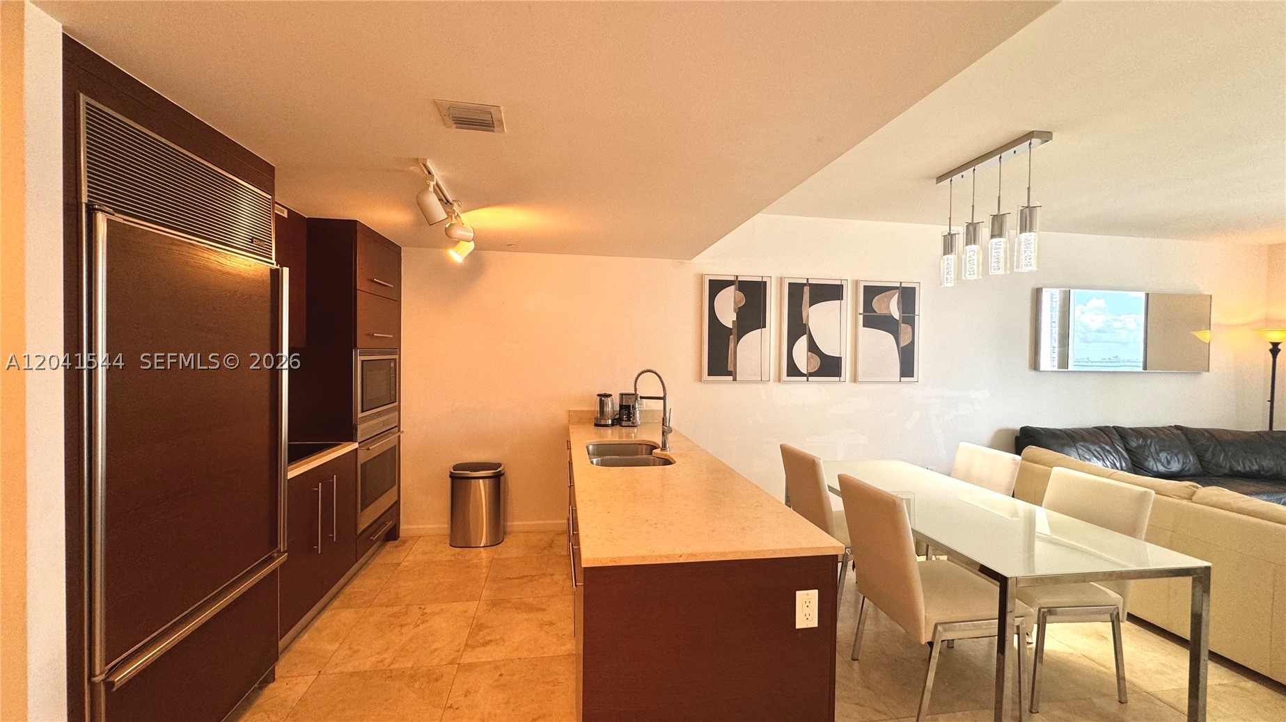 475 Brickell Ave #2512, Miami FL 33131